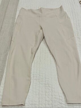 Fabletics Light Beige High-Rise Pocket Leggings